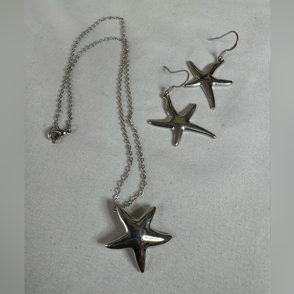 Abstract silvertone starfish necklace and earrings set - Picture 4 of 4